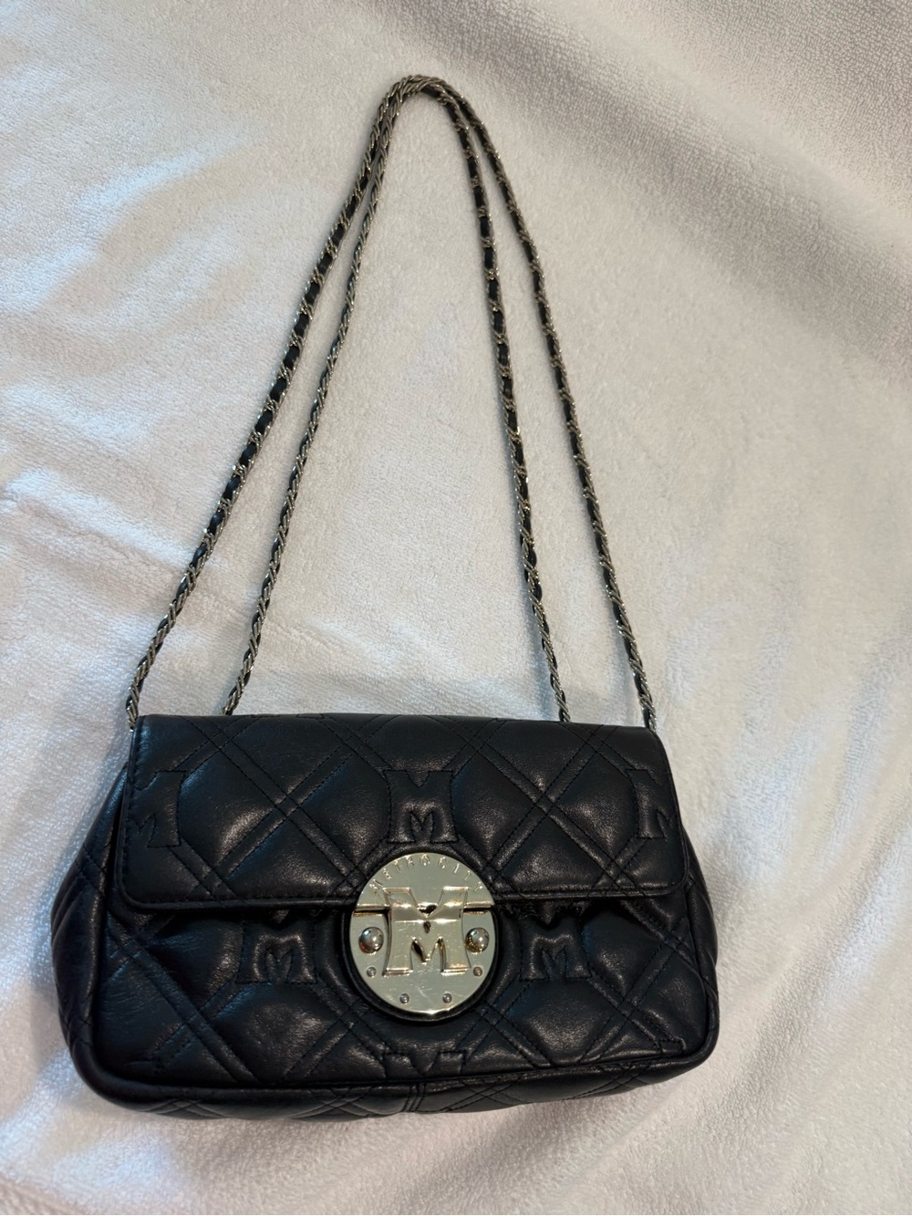 Quilted Black Shoulder Bag with Gold-Tone Chain Strap